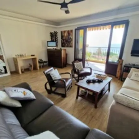 Apartment Newly Renovated With Stunning Sea View