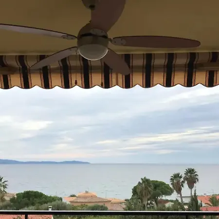 Newly Renovated With Stunning Sea View Appartement *